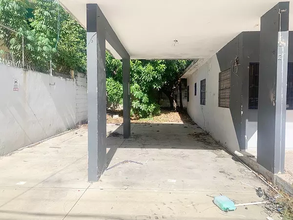 casas - Casa céntrica y comercial  6
