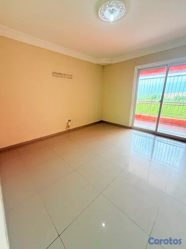 apartamentos - venta de apartamento 4to piso con terraza techada en la autopista de san isidro 10
