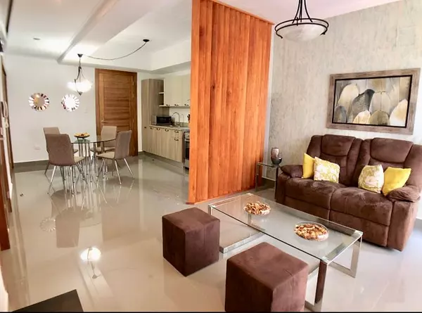 apartamentos - Alquilo En Evaristo Morales a dos esquinas de Acrópolis. Santo Domingo 1