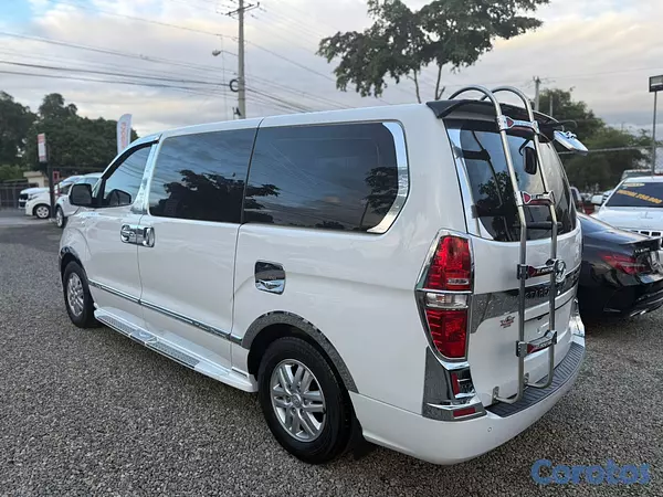 jeepetas y camionetas - HYUNDAI STAREX/H1 2019 DIESEL 12 PASAJEROS 4