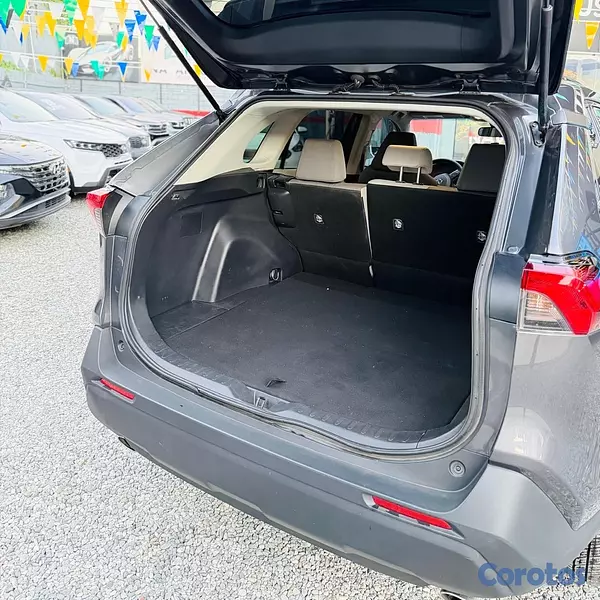 jeepetas y camionetas - TOYOTA RAV4 XLE 2022 10
