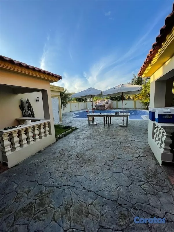 casas - Venta de majestuosa casa en la zona oriental Santo Domingo este con 1000mts 8