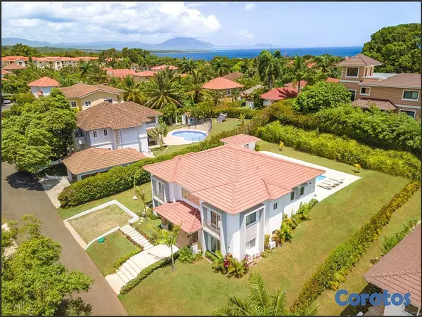 casas vacacionales y villas - En Venta Villa de 4 habitaciones en Sosua Puerto Plata 2