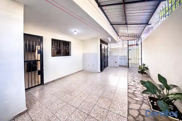 casas - Casa en Venta de Dos Niveles en Miramar 9
