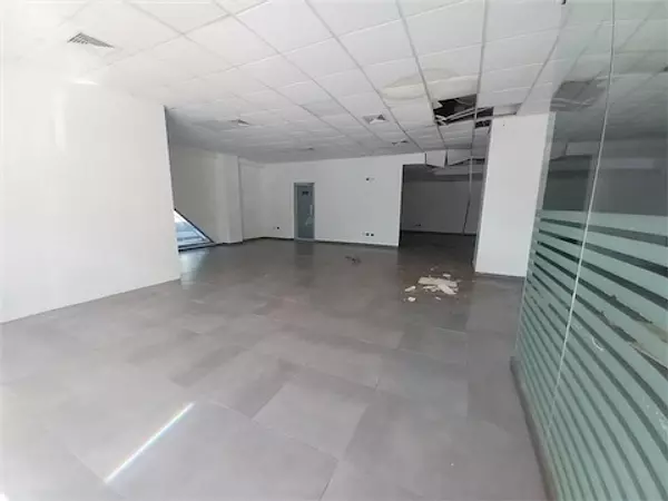 oficinas y locales comerciales - Local esquinero en Gazcue 4