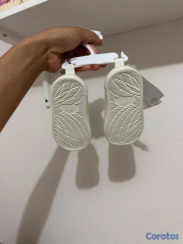 ropa y zapatos - Tenis de niña H&M (NUEVOS) 4