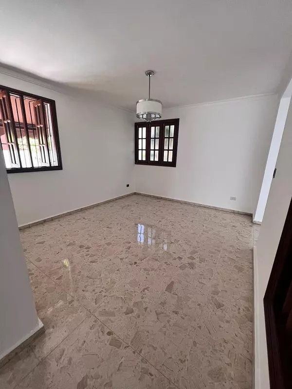casas - Hermosa Casa en Proyecto Cerrado en La Española  7