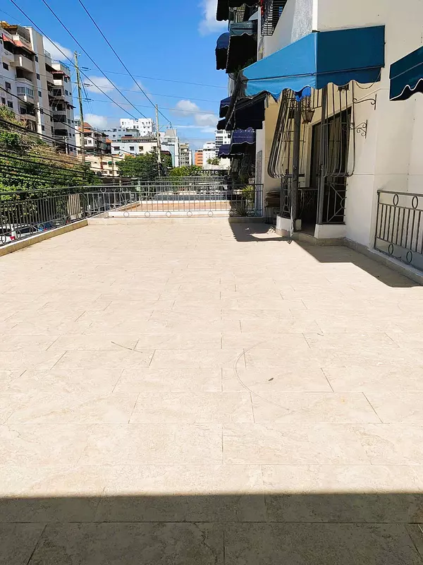 apartamentos - apartamento con terraza en evaristo morales  8