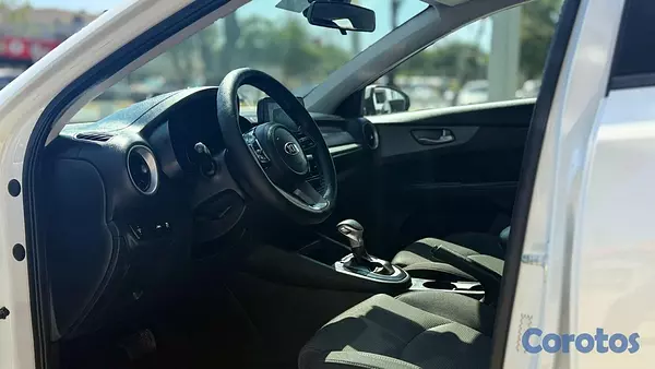 carros - 2019 KIA FORTE LXS CLEAN CARFAX 9