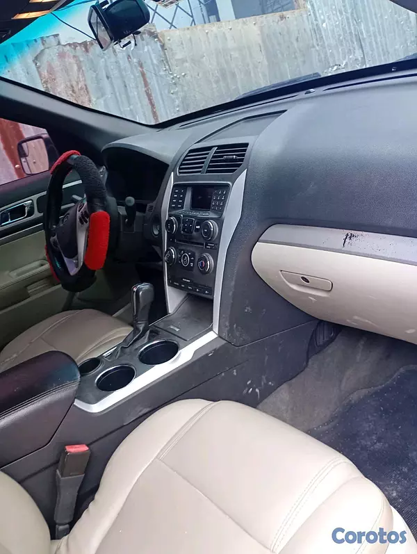 jeepetas y camionetas - ​Ford Explorer 2011 - 3 Filas de Asientos - ¡Excelentes Condiciones! 3