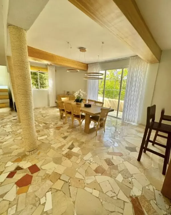 casas vacacionales y villas - Venta, Villa de 5 Habitaciones Ubicada en Juan Dolio 4