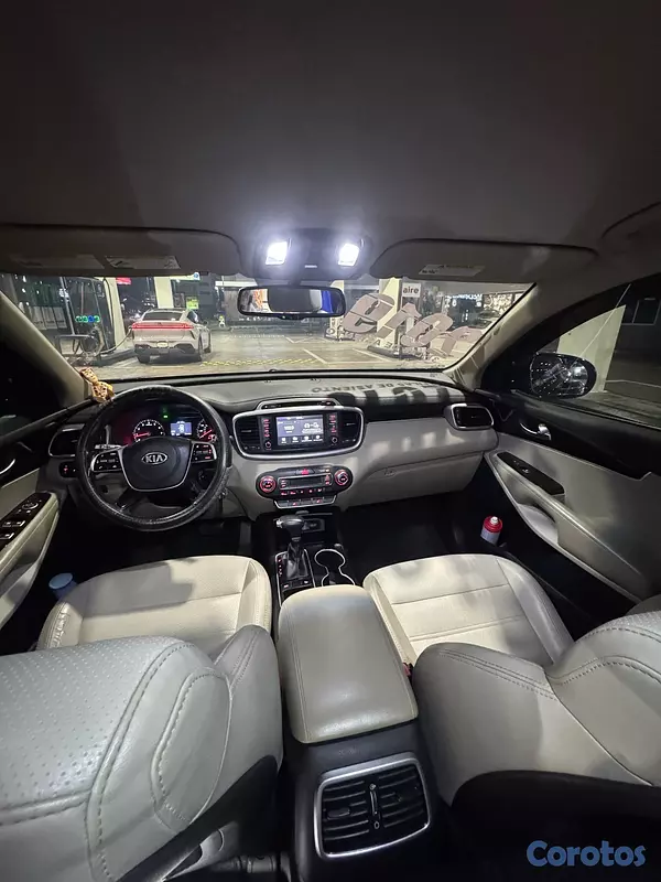 jeepetas y camionetas - KIA SORENTO 2019 LX 3 filas de asientos  10