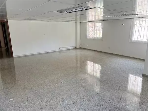 oficinas y locales comerciales - Local céntrico y comercial gazcue 4