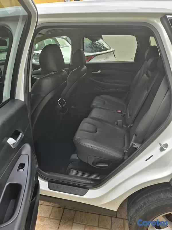 jeepetas y camionetas - Hyundai Santa Fe 2019 Blanca 5