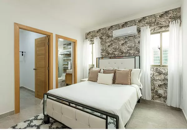 apartamentos - TERCER PISO AMUEBLADO, FRENTE AL CORAL MALL (ALTAGRACIA), AUTOPISTA DE SAN ISIDR 4