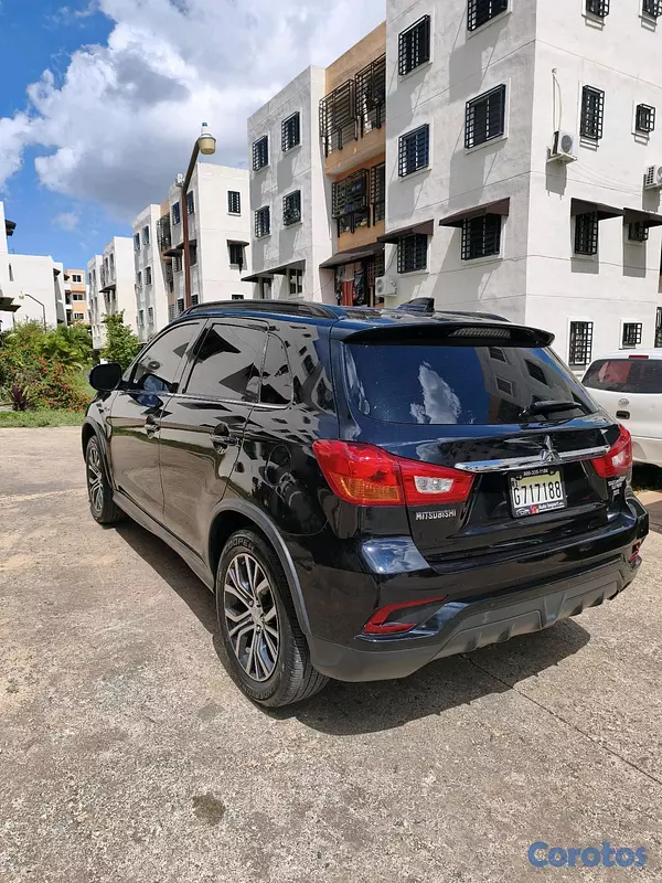 jeepetas y camionetas - Mitsubishi Outlander en muy excelente condiciones 3