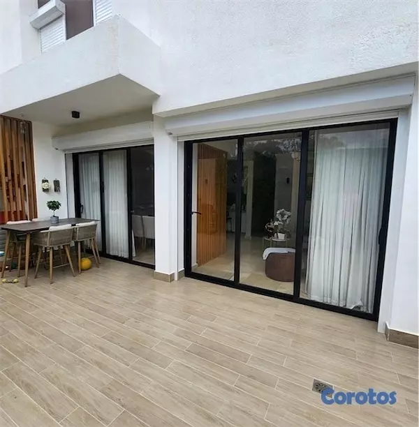 casas - Venta de casa en arroyo hondo viejo Distrito Nacional con 4 habitación 317mts 3