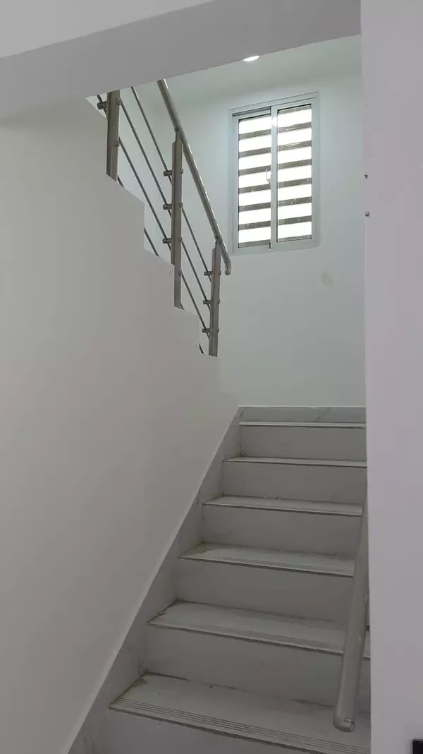 casas - Casa de dos niveles (M.J), Mirador del Este Charles San Isidro. VENDIDA 5