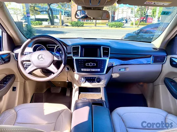 jeepetas y camionetas - Mercedes-Benz clase ML-300 4matic 2015 4