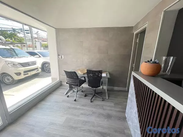 oficinas y locales comerciales - Local en Primer nivel céntrico  10
