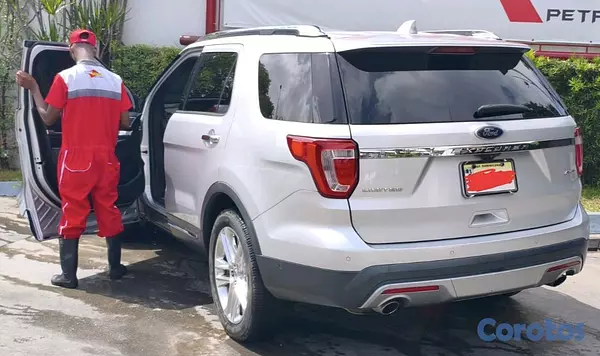 jeepetas y camionetas - Vendo mi Ford Explorer 2016 Limited por motivo de viaje 4