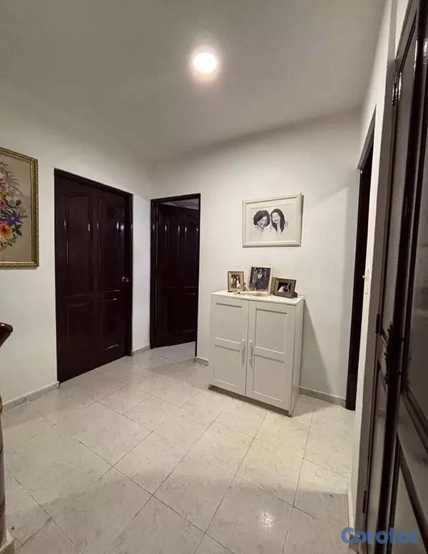 apartamentos - Venta de Amplio Apartamento vacío en – Los Restauradores 135 m² 
 6