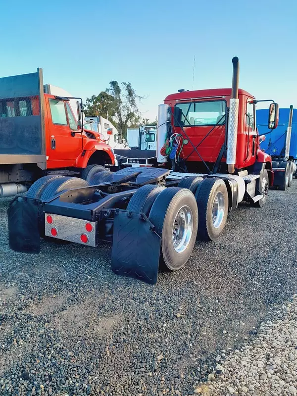 camiones y vehiculos pesados - MACK PINNACLE año 2014 6