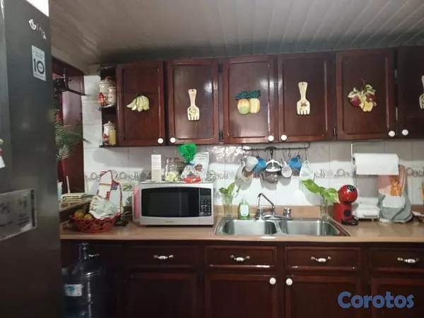 casas - Casa  en venta en zona residencial, avenida Independencia distrito nacional 8
