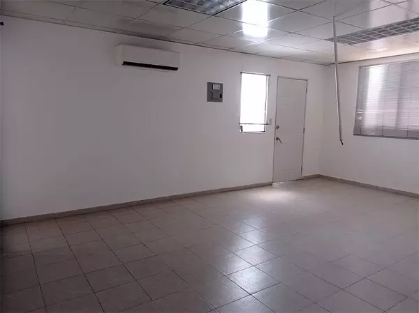 oficinas y locales comerciales - Local esquinero y comercial praderas 4