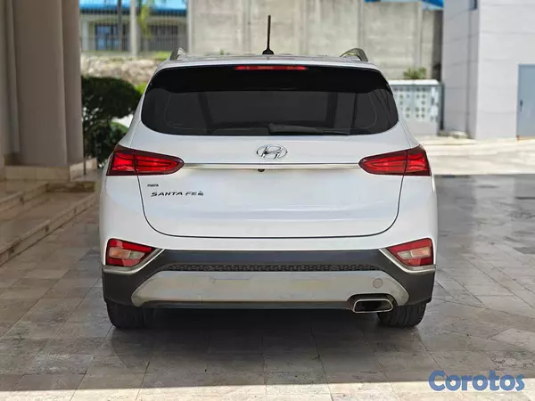 jeepetas y camionetas - Hyundai Santa Fe 2019 4