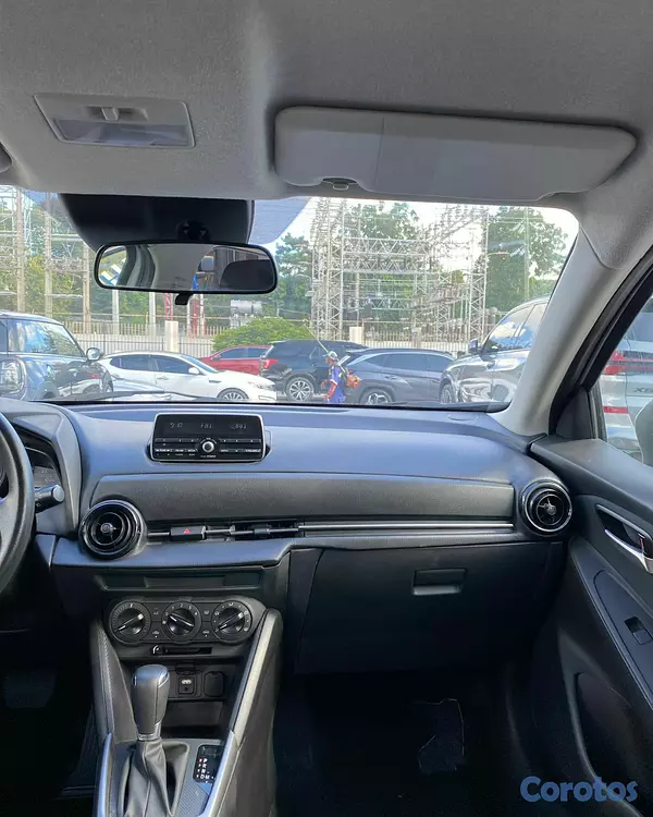 carros - Mazda Demio 2020 8