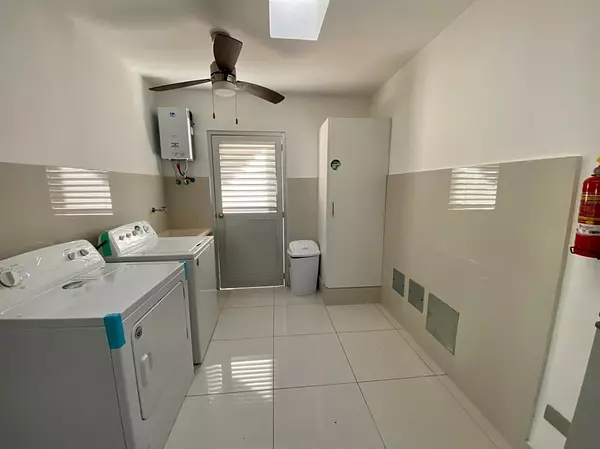 casas - Se vende casa de dos niveles en Ciudad Modelo 5