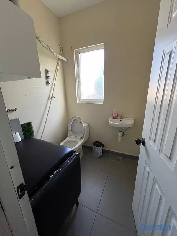oficinas y locales comerciales - LOCAL EN VENTA DE USO COMERCIAL  6