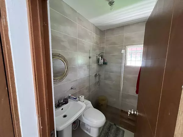 casas - Casa Moderna de 2 Niveles en Brisa Oriental  1756 8
