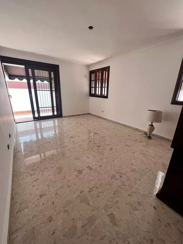 casas - Hermosa Casa en Proyecto Cerrado en La Española  9