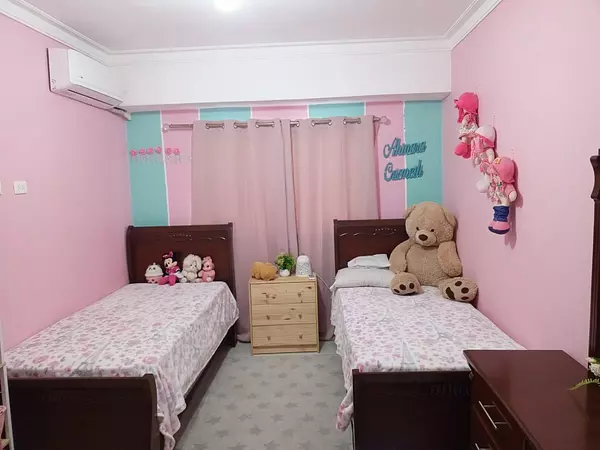 apartamentos - Apartamento Segundo nivel con terraza y parqueos techados, con su titulo (Altagr 2