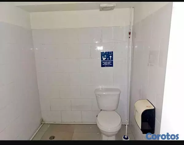 oficinas y locales comerciales - En Alquiler Local en la Julia en Segundo Nivel de 560m2 3
