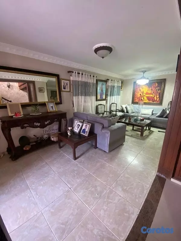 casas - Vendo casa de 2 niveles en el sector de Lucerna. Santo Domingo Este 3