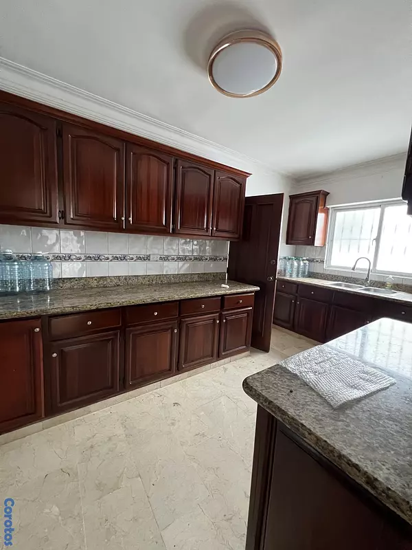 apartamentos - Apartamento en Alquiler clásico en Piantini de 3 habitaciones 2 parqueos  6