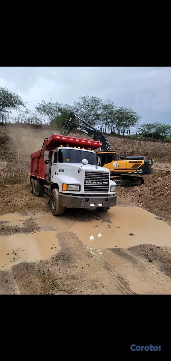 camiones y vehiculos pesados - Mack  7