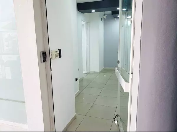 oficinas y locales comerciales - Local céntrico en venta en Piantini 5
