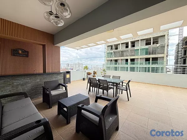 apartamentos - vendo Evaristo Morales tres habitaciones 2.5 baños dos parqueos balcón servicio  15