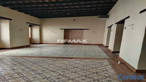 oficinas y locales comerciales - Local Comercial en ZONA COLONIAL 2