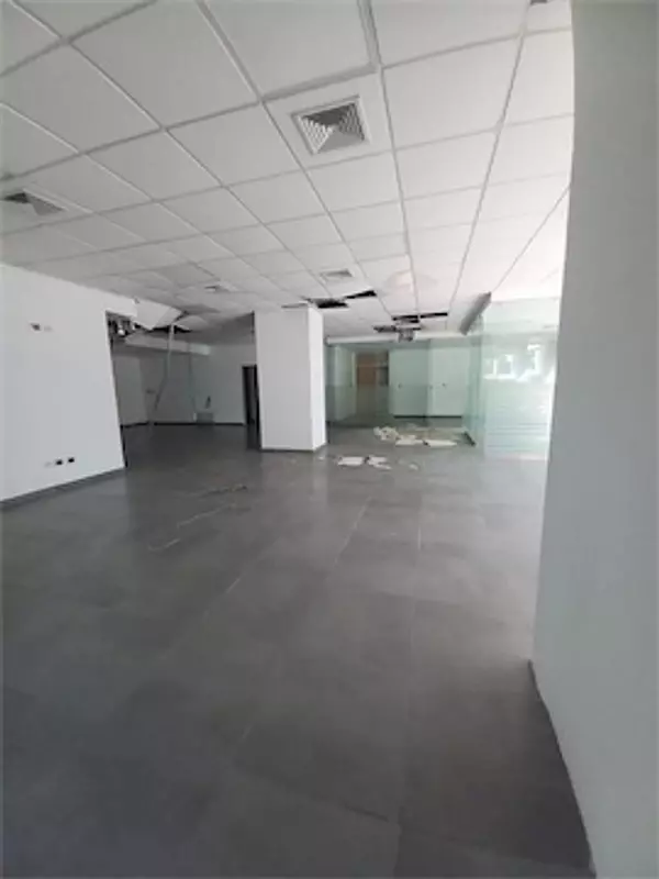 oficinas y locales comerciales - Local esquinero en Gazcue 7