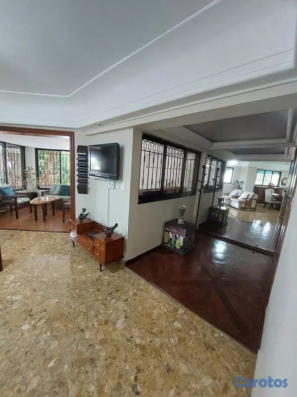 apartamentos - VENTA EN LA JULIA apartamento 3 hab., 2 baños, 2 parqueos, 2do. Nivel 3