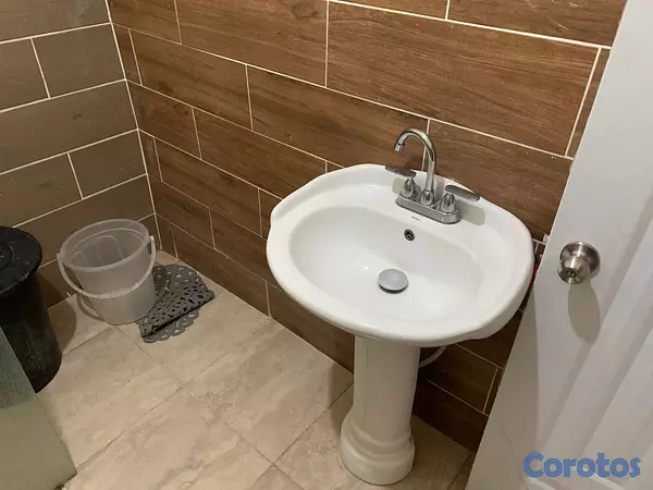 casas - SE VENDE CASA EN ANDRES, BOCA CHICA, A 1 ESQ. DE L 5