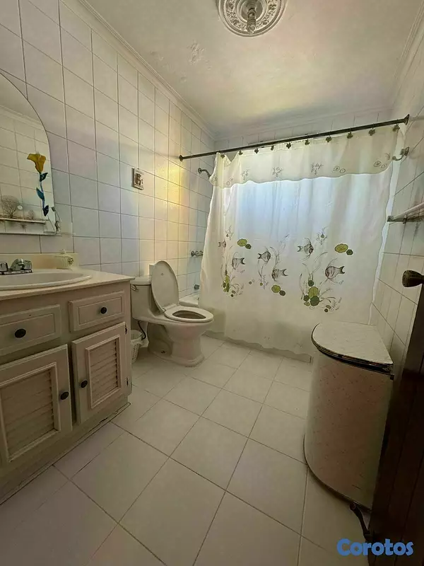 casas - ALQUILO Casa Ideal Para Negocio En Arroyo Hondo 2do DE 3 Niveles
CODIGO: PD449 8