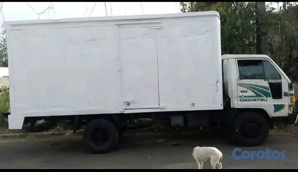camiones y vehiculos pesados - Daihatsu Delta 2006 cabina ancha cama larga (Furgón) 6