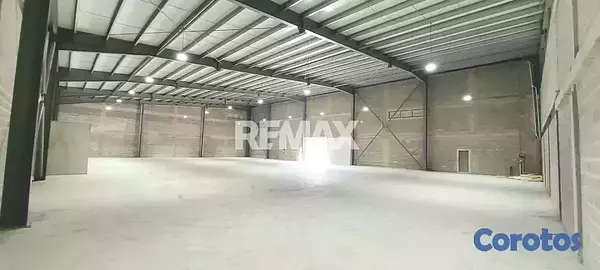 oficinas y locales comerciales - Nave industrial de 1,000mt2 en alquiler en Ensanch 11