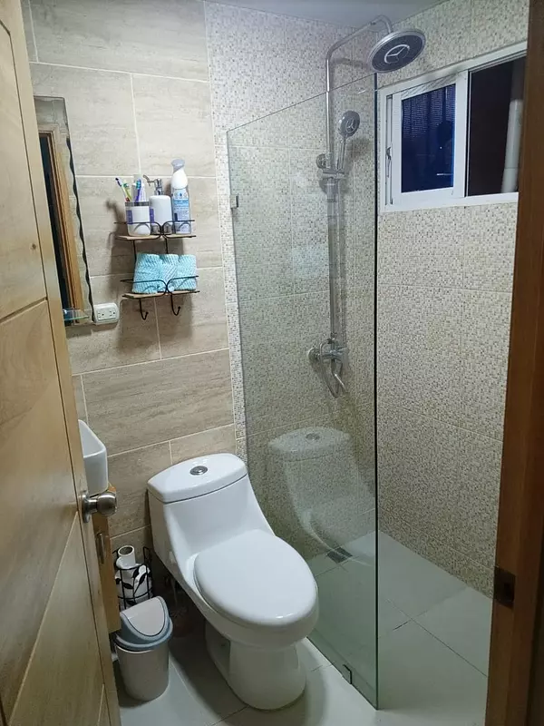 apartamentos - Apartamento Segundo nivel con terraza y parqueos techados, con su titulo (Altagr 3